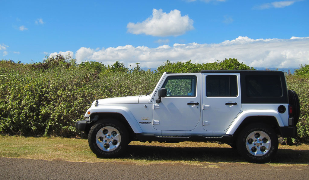 Wrangler parked near the Maui airport (OGG)